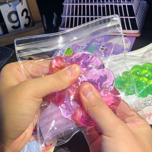 Pelota Antiestrés de Uva Hecha a Mano con Sonido, de Rebote Lento, para Aliviar el Estrés - Product Image 4