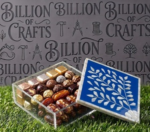 Caja de Almacenamiento de Dulces de Acrílico Transparente Hecha a Mano con Tapa con Incrustaciones de Hoja de Madreperla Azul - Product Image 1