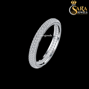 Anillo de eternidad chapado en plata 925 de alta demanda con circonita cúbica engastada para mujer, estilo clásico de compromiso - Product Image 1