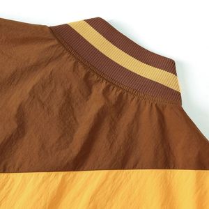 Veste coupe-vent à fermeture éclair intégrale Iota Phi Theta Marron Doré, Vêtement grec de fraternité, Légère et au coupe élégant - Product Image 3