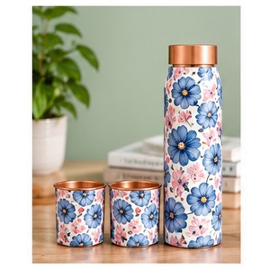 Bouteille d'eau moderne en cuivre Daisy avec couvercle en cuivre, portable, chic, ensemble en cuivre blanc sauge, motif marguerite verte - Product Image 3