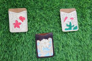 Vente en gros Porte-cartes en cuir véritable de haute qualité Nouvelle arrivée Porte-cartes en cuir usiné à la main pour hommes - Product Image 5