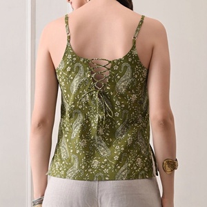 เสื้อสายเดี่ยวลายเพสลีย์สำหรับผู้หญิง แบบผูกเชือกด้านหลัง สายสปาเก็ตตี้ สีเขียว ผู้ผลิตเสื้อผ้า - Product Image 2