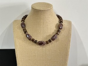 Collier unisexe géométrique en résine fait main, bijoux de créateur élégants, tons terreux modernes, perles uniques, accessoire de luxe massif, cadeau - Product Image 3