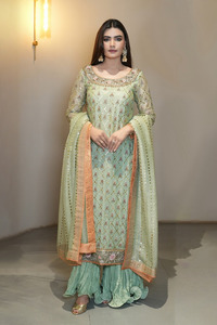 Robe de soirée élégante noire en mousseline de soie/coton à col en V, manches longues, longueur ras du sol, broderie artisanale, infroissable, écologique - Product Image 2