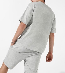 Ensemble de jogging d'été en gros : T-shirt oversize à épaules tombantes et short en polyester/coton – Tenue de sport pour homme (football) - Product Image 5