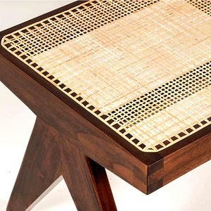 Banco de Madera Maciza Duradero Estilo Pierre Jeanneret con Patas en V y Asiento de Ratán para Exteriores, Ideal para Hoteles, Venta al Por Mayor - Product Image 3