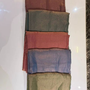 Tela Satén Metálica de Poliéster/Nailon de Calidad de Exportación, Tacto Suave, Peso Medio, Estilo Liso, Material para Vestidos para Hombres y Niñas - Product Image 1