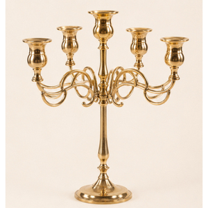 Candélabre en métal élégant à 5 bras pour centre de table de mariage, support de bougie de table en métal doré vintage, vente en gros pour événements - Product Image 1