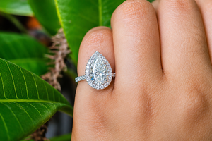 Bague de fiançailles pour femme, diamant taille poire, style classique, diamant de laboratoire certifié IGI, or massif 10K, 14K, 18K et argent 925 et 935 - Product Image 2