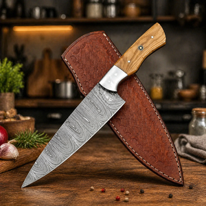 Couteau de chef artisanal sur mesure, extra-affûté, en acier Damas forgé, manche en bois, étui en cuir, lame de 7 pouces - Product Image 1