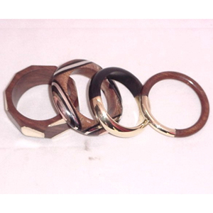 Bracelet manchette en bois naturel fait main, design naturel, bijou en bois pour femme, bracelet manchette large en bois, bracelet tendance - Product Image 3