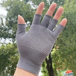 Black <b>Half</b> Finger Fitness Gloves Non <b>Slip</b> Silicone Grip Breathable Cotton Blend Yoga Cycling Training Gloves - Product Image 4