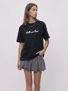 เสื้อยืดโอเวอร์ไซส์ลายกราฟิกสำหรับผู้หญิง สีดำ สไตล์สตรีทแวร์ ทรงหลวม คอกลม แขนสั้น ลำลอง ใส่ได้ทั้งชายและหญิง แฟชั่นฤดูร้อน - Product Image 1