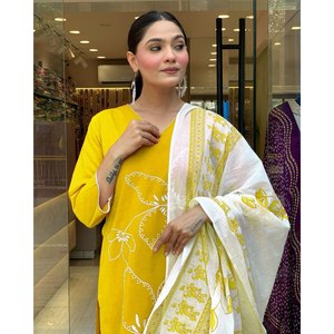 Ensemble haut et bas confortable taille XL pour les fêtes avec un dupatta chic - Product Image 3