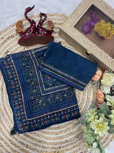Sari en Georgette Crystal Bloom avec broderie de paillettes et de sequins, tenue traditionnelle pour mariage et soirée pour femmes - Product Image 4