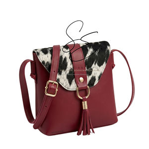 Sac bandoulière en cuir de vachette véritable à poils, style bohème cowgirl, avec pompon, pour femme - Product Image 2