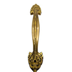 Manija de puerta hecha a mano. Cada detalle de esta manija metálica está diseñado para realzar la estética de sus puertas. - Product Image 4
