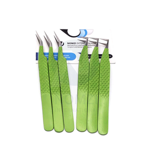 Nouvelles pinces à cils en acier inoxydable de couleur verte, pointe de précision, longueur 10 mm, qualité A+, pour soins personnels et pose de cils - Product Image 1