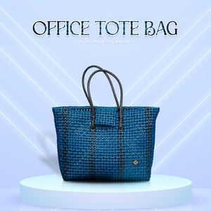 กระเป๋าโท้ทผ้าทอมือที่มีสไตล์สีฟ้าหรูหราพร้อมฝาปิดขนาดกลางที่ปลอดภัยการออกแบบที่กว้างขวางเหมาะสำหรับการทำงานและการเดินทาง - Product Image 4