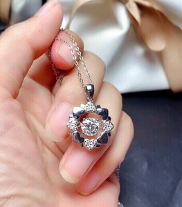 Round Cut Simulated Diamond Women's Stunning Round Pendant 14k White Gold Plated - Product Image 3