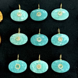 Pendentif en Amazonite Naturelle avec Zircon, Double Incrustation de Pierres Précieuses, 18x13mm, Monture en Vermeil Doré, pour Bijoux de Mode - Product Image 1
