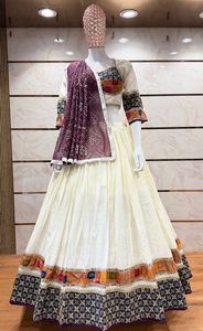 Chaniya Choli de seda romana premium con borde herencia de diseño vintage y dupatta de chiffon Bandhani de 6 metros con vuelo. - Product Image 5
