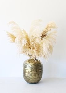 Vase à fleurs en métal contemporain pour un style d'intérieur moderne avec une finition lisse et un design décoratif - Product Image 3
