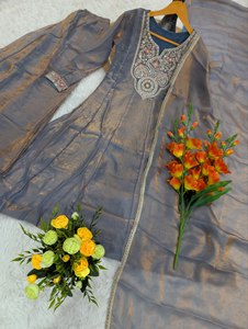 Conjunto de Salwar Kameez Gris Bordado para Mujer con Dupatta, Corte Holgado, Ropa Casual Tradicional India y Pakistaní, Tela de Poliéster - Product Image 4