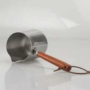 Cafetière turque en laiton martelé, Ibrik Cezve traditionnel avec longue poignée en bois, pour cuisinière - Product Image 5