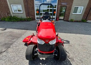 รถแทรกเตอร์ล้อยางขนาดเล็ก Massey Ferguson GC1723E ขับเคลื่อน 4 ล้อ สำหรับงานเกษตร สีแดง - Product Image 5