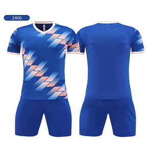 Ensemble d'uniformes d'entraînement de football pour filles, vente en gros, uniforme de football personnalisé avec graffiti - Product Image 3