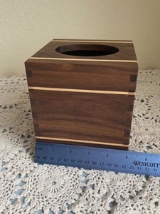 Boîte à mouchoirs et organiseur carré en bois d'acacia fait main, écologique, multi-usages, pour la décoration de la maison et du bureau - Product Image 6