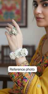 Gajra Acrílica para Boda India con Anillo, Combo para Joyería de Nikah, Mehndi y Haldi |   Talla única |   Regalo para Ella |    Envío Gratis - Product Image 4