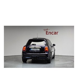 2023 Mini Cooper 5-Door Resolute Edition with Leather Seats Rear Camera Left Steering 30,531 km - Product Image 3