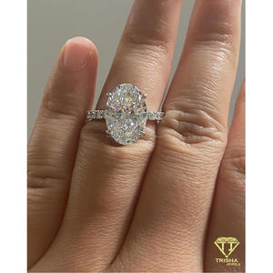 Bague de fiançailles de luxe en argent sterling 925 avec diamant de laboratoire taille ovale et pierres latérales, pour femme, vente en gros - Product Image 5