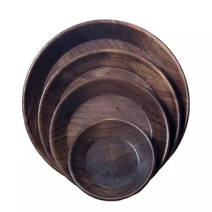 Planche en bois Grainory, bois massif, design minimaliste, durable, passe au lave-vaisselle, qualité alimentaire, fabriquée à la main pour la maison et la restauration - Product Image 6