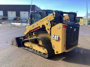 Chargeuse compacte sur chenilles CAT 265 d'occasion, modèle 2022, avec godet frontal pour travaux de construction et agricoles - Product Image 3