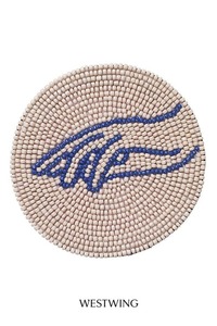 Ensemble de sous-verres ronds rouges en perles et résine, imperméables, avec motif verre à martini, design moderne, motif texturé, tapis de boisson en textile - Product Image 4
