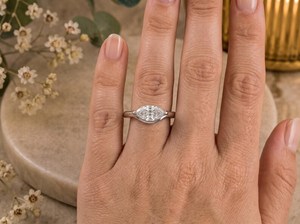 Anillo de Moissanita de Corte Marquesa de 2CT de Alta Demanda, Plata 925, Estilo Moderno, Regalo para Aniversario, Fiesta, Amuletos - Product Image 4