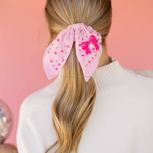 Élastique à cheveux en satin de coton fait main avec nœud rose, perles et sequins, broderie ruban, écologique - Product Image 2