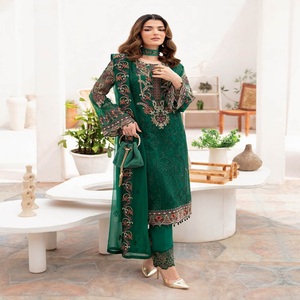 Robes de l'Aïd Robes de soirée lourdes pour femmes avec mousseline brodée Costumes punjabi trois pièces par Ramsha Vol 7 Long Maxi Frock - Product Image 4