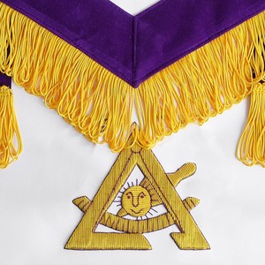 Tablier de Cérémonie Past Thrice Illustrious Master Royal & Select Masters Council, violet avec franges dorées, liens de taille réglables, poche avant - Product Image 3