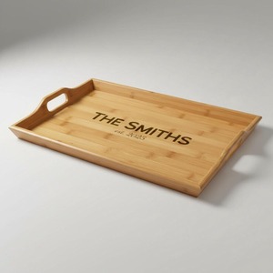 Plateau de service en bois au design moderne, finition polie, poignées robustes, parfait pour servir des repas, des collations, des boissons, décoration intérieure - Product Image 3