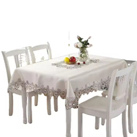 Nappe de mariage en satin jacquard avec bordure en dentelle florale, taille et design personnalisables, imperméable, anti-taches, jetable, pour la table