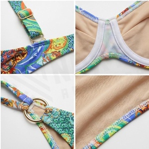 Conjunto de bikini de 2 piezas con estampado para mujer, con anillos y diseño hueco, top tipo bandeau y parte inferior tipo tanga - Product Image 4