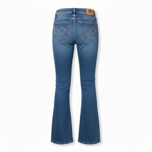 Pantalon évasé en denim sur mesure pour femme, taille haute, 100 % coton, respirant, écologique, avec logo personnalisé, marque privée, haute qualité - Product Image 3