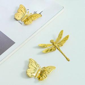 Support à gâteau en métal très demandé pour la présentation de desserts lors de mariages, avec des assiettes rondes, pour l'exportation mondiale depuis l'Inde - Product Image 5