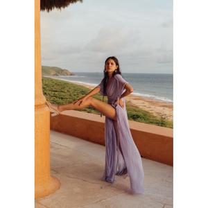 Vestido maxi de verano casual de estilo bohemio con cuello en V profundo, manga casquillo, plisado, de gasa, con abertura alta y ajuste holgado, en tendencia, al por mayor - Product Image 4
