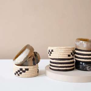 Bracelet jonc poli en corne naturelle, style animalier, étanche, de qualité supérieure, par HF CRAFTS - Product Image 3